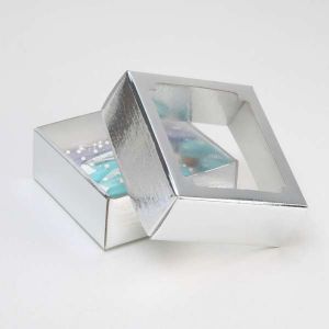 Коробка 14,5*14,5*6 см серебро с окном