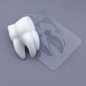 Форма пластиковая для шоколада "Зуб"