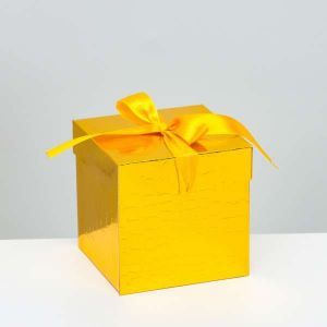 Подарочная коробка 10*10*10 см золото