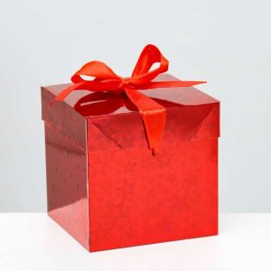 Подарочная коробка 10*10*10 см красная