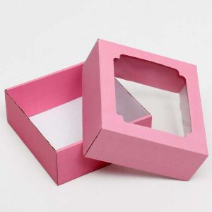 Коробка 14,5*14,5*6 см розовая с окном